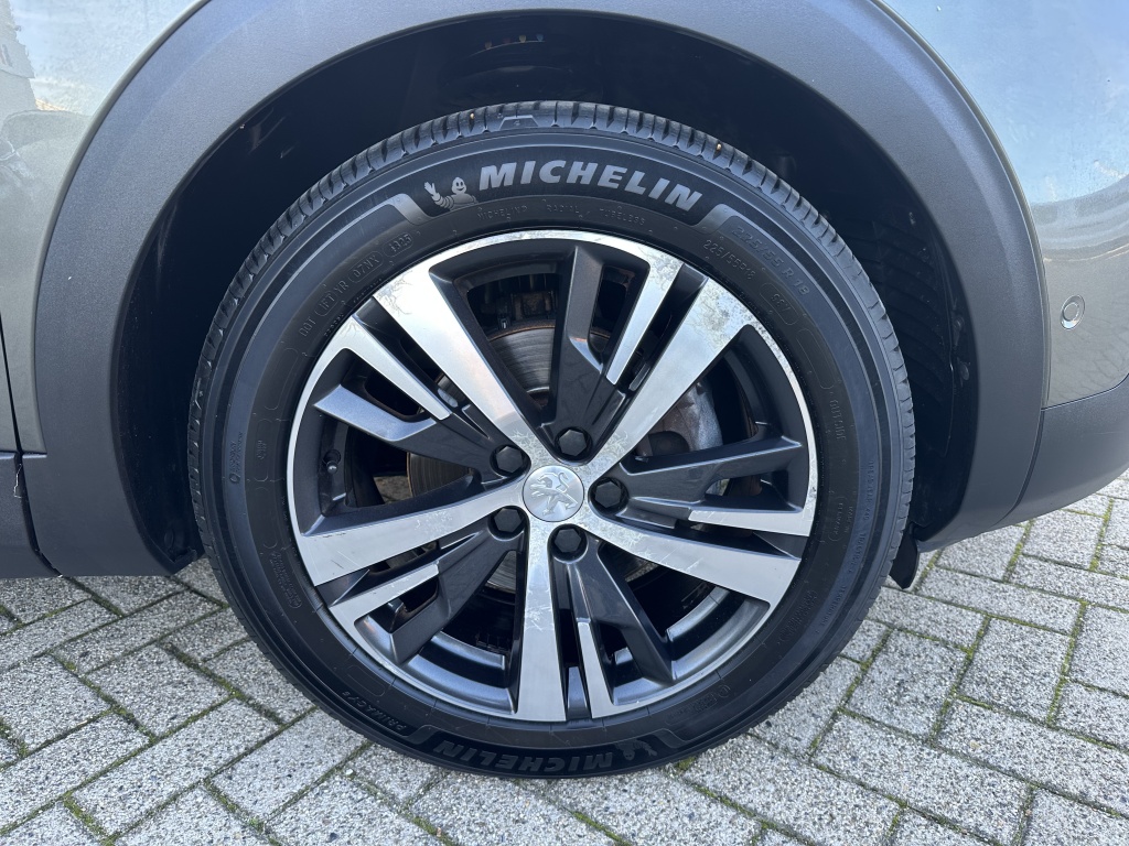 Peugeot 3008 Peugeot 3008 1.2 130 PK Allure | Dealer Onderhouden | Achteruitrijcamera |