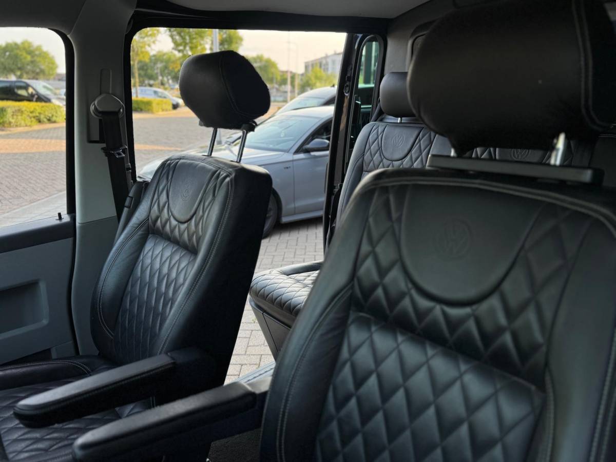 Volkswagen Transporter Volkswagen Transporter 2.0 TDI L2H1 DC Comfortline Automaat Dubbele Cabine Leer Exenon Airco Navi Cruise Elk.Ramen