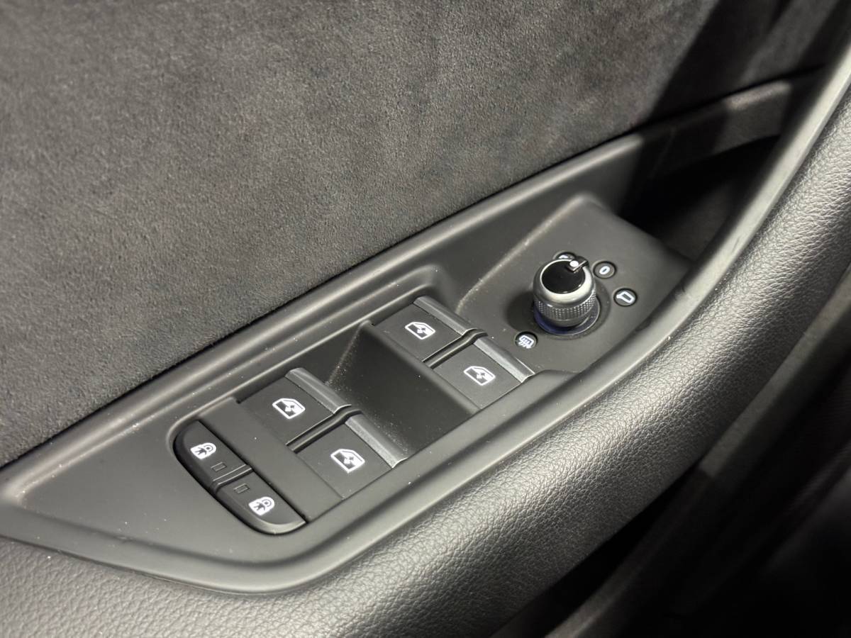 Audi A4 Audi A4 Avant 40 TFSI S edition Competition |Led|Carplay|Stoelverwarming|Clima|Keyless|Leder|
