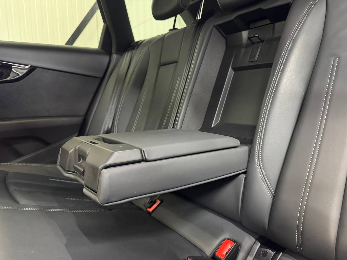 Audi A4 Audi A4 Avant 40 TFSI S edition Competition |Led|Carplay|Stoelverwarming|Clima|Keyless|Leder|