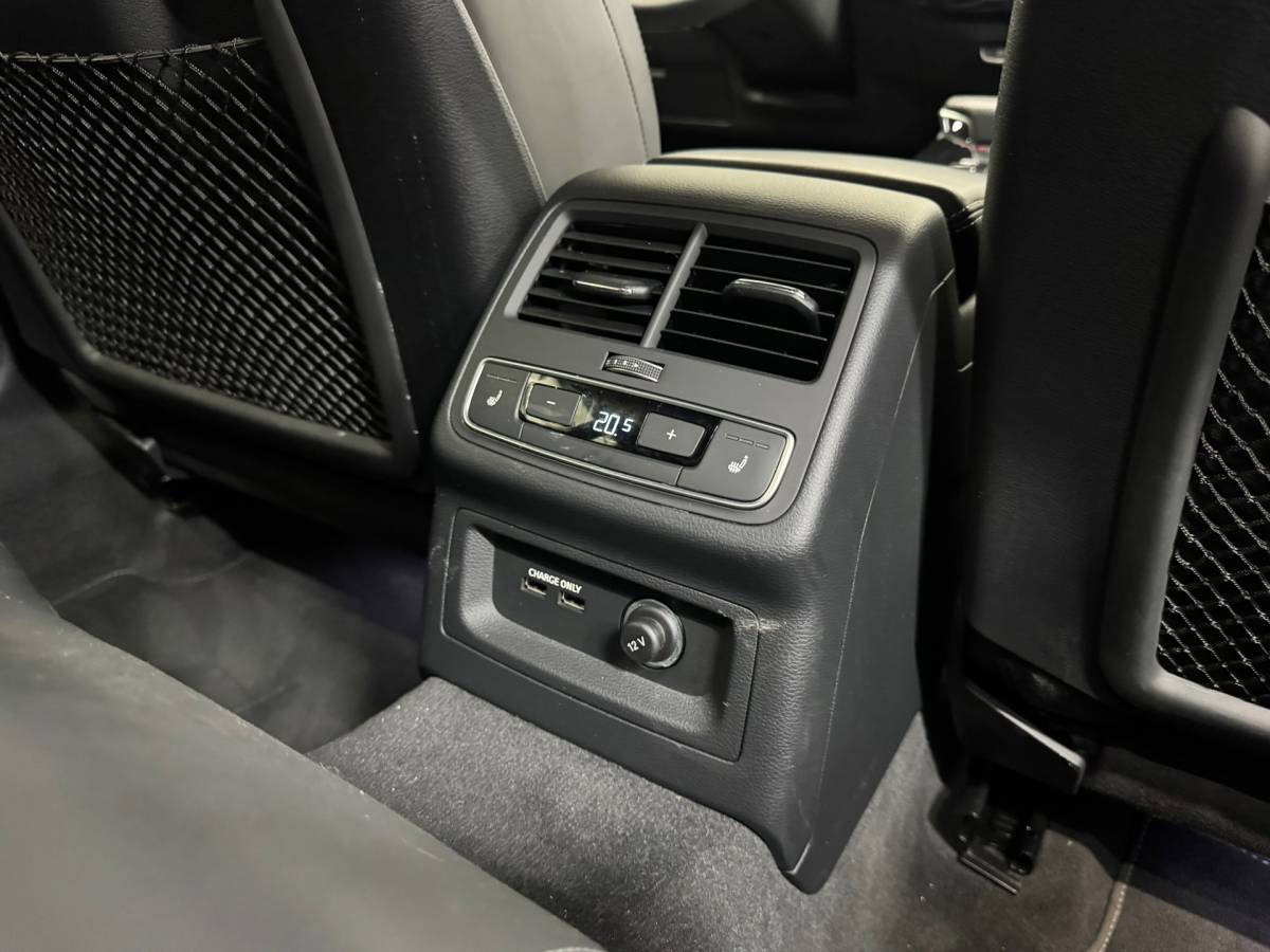 Audi A4 Audi A4 Avant 40 TFSI S edition Competition |Led|Carplay|Stoelverwarming|Clima|Keyless|Leder|