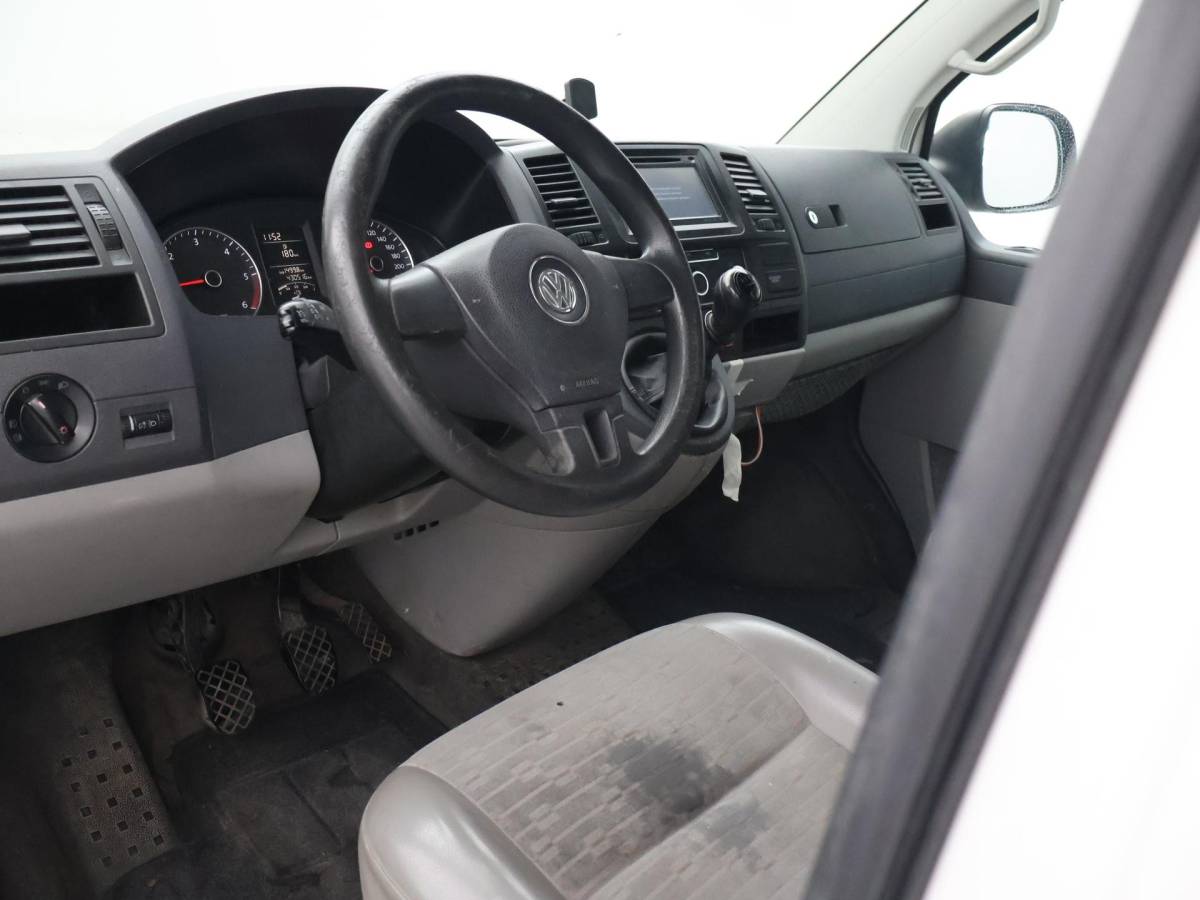 Volkswagen Transporter Volkswagen Transporter 2.0 TDI 140 PK L2H1 5-PERS DUBBEL CABINE + TREKHAAK | CRUISE CONTROL | AIRCO