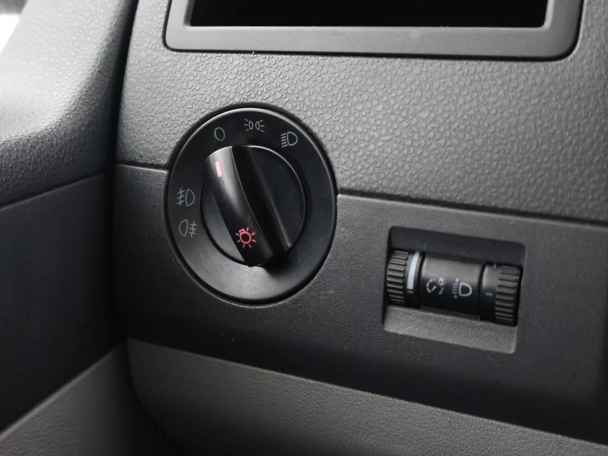 Volkswagen Transporter Volkswagen Transporter 2.0 TDI 140 PK L2H1 5-PERS DUBBEL CABINE + TREKHAAK | CRUISE CONTROL | AIRCO