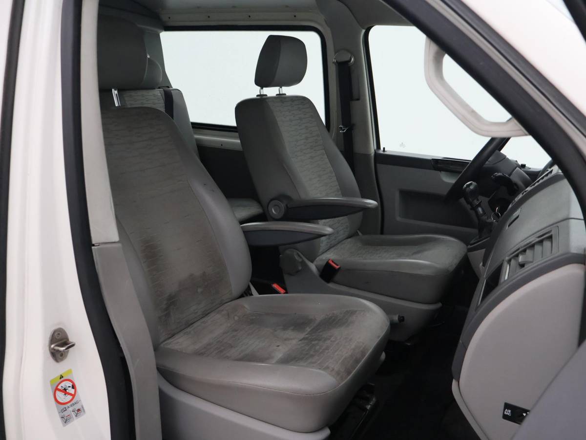 Volkswagen Transporter Volkswagen Transporter 2.0 TDI 140 PK L2H1 5-PERS DUBBEL CABINE + TREKHAAK | CRUISE CONTROL | AIRCO