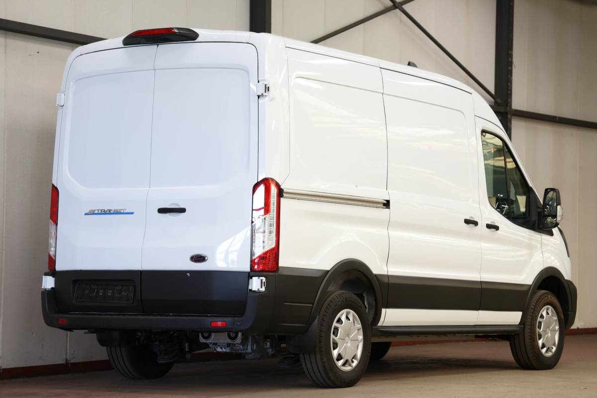Ford E-Transit Ford E-Transit 350 L2H2 Trend 68 kWh ON BOARD POWER