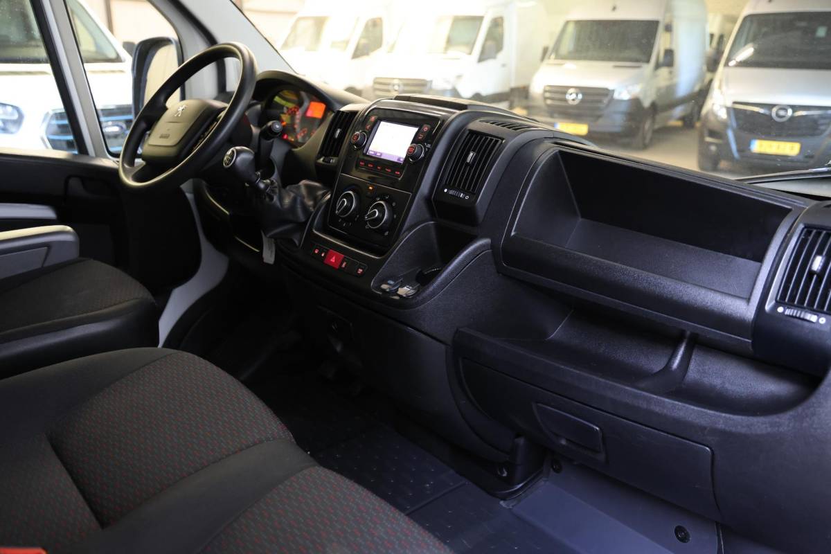 Peugeot Boxer Peugeot Boxer 435 2.2 BlueHDi 140 L4H2 CAMERA