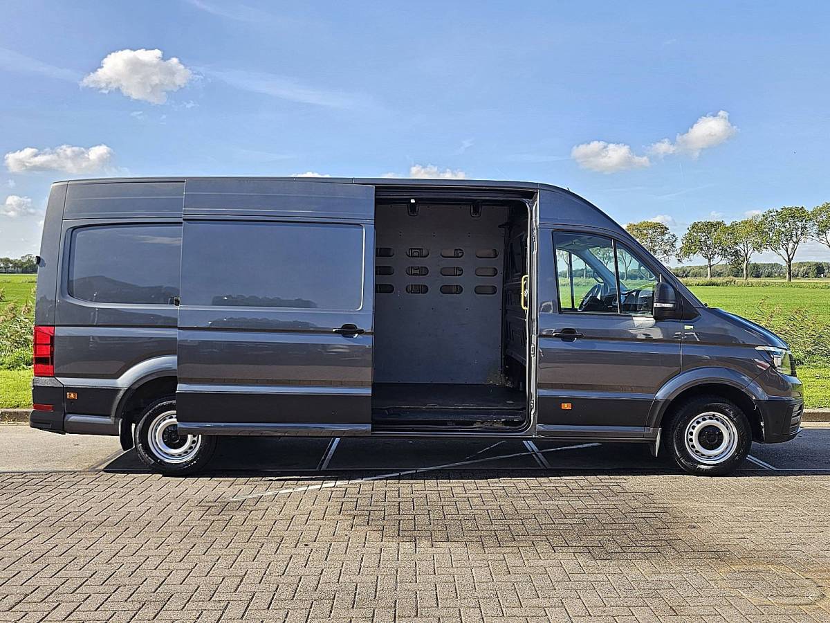 Volkswagen Crafter VOLKSWAGEN CRAFTER 35 2.0 l4h3 automaat navi!