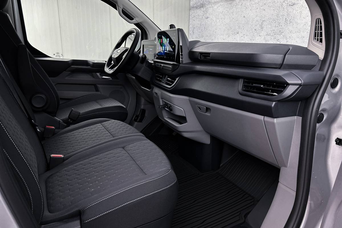 Ford E-Transit Custom Ford E-transit Custom 340 L2 Limited 71 kWh | 360 camera | Driver assist pack plus | Bijrijdersbank