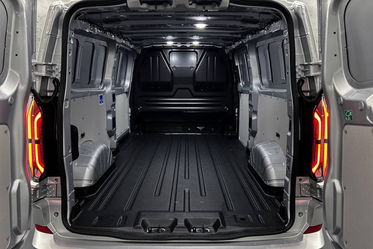 Ford E-Transit Custom Ford E-transit Custom 340 L2 Limited 71 kWh | 360 camera | Driver assist pack plus | Bijrijdersbank