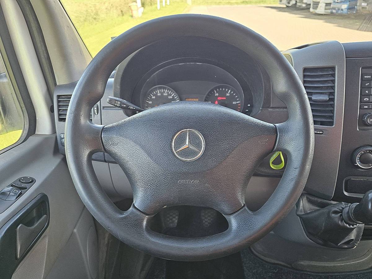 Mercedes-Benz Sprinter MERCEDES-BENZ SPRINTER 213