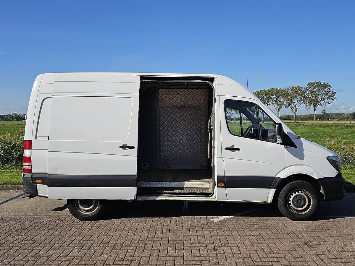 Mercedes-Benz Sprinter MERCEDES-BENZ SPRINTER 213