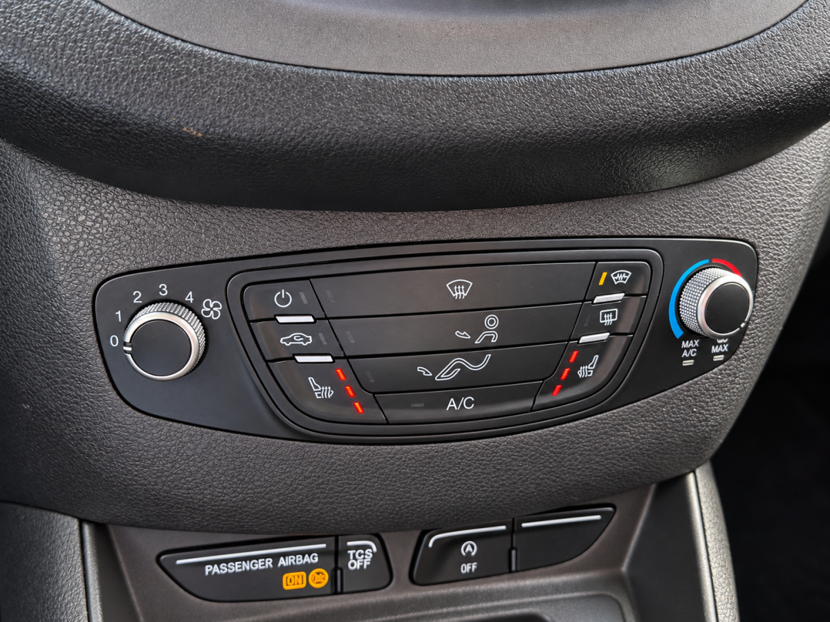 Ford Transit Courier Ford TRANSIT COURIER 1.0 Carplay/ Camera/ Climate/Cruise