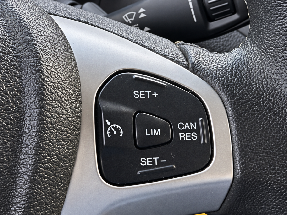 Ford Transit Courier Ford TRANSIT COURIER 1.0 Carplay/ Camera/ Climate/Cruise