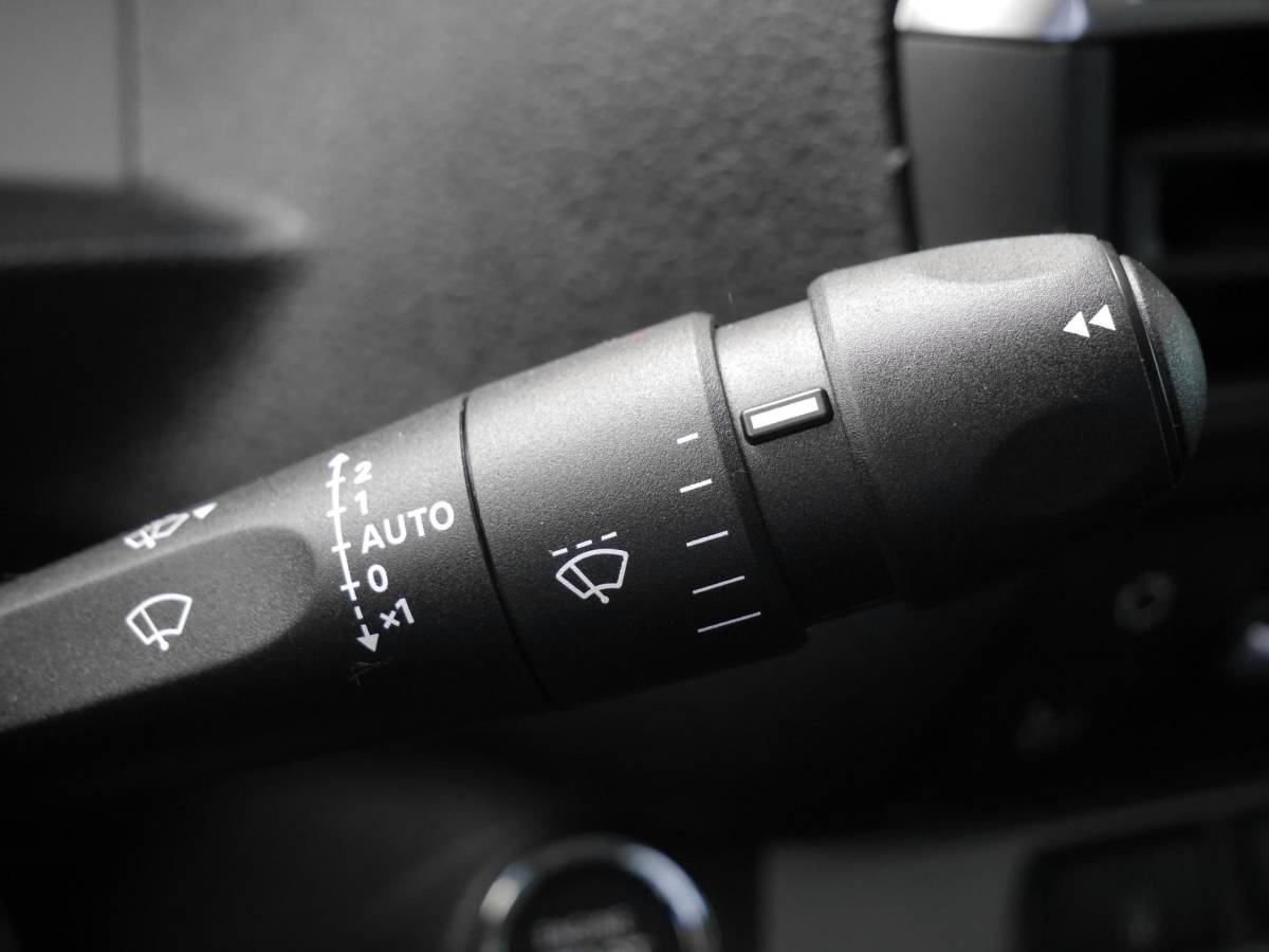 Peugeot Expert Peugeot Expert 2.0 BlueHDi 145 L3 | Nieuwe auto | Full led | Bumpers in kleur | Lichtmetalen velgen | Afneembare trekhaak | Navigatie | Achteruitrijcamera | Adaptive cruisecontrol | Laadruimte pakket | Keyless entry en start | Stoel en stuurverwarming
