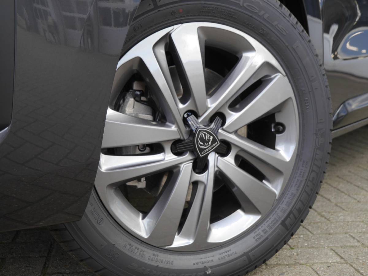 Peugeot Expert Peugeot Expert 2.0 BlueHDi 145 L3 | Nieuwe auto | Full led | Bumpers in kleur | Lichtmetalen velgen | Afneembare trekhaak | Navigatie | Achteruitrijcamera | Adaptive cruisecontrol | Laadruimte pakket | Keyless entry en start | Stoel en stuurverwarming