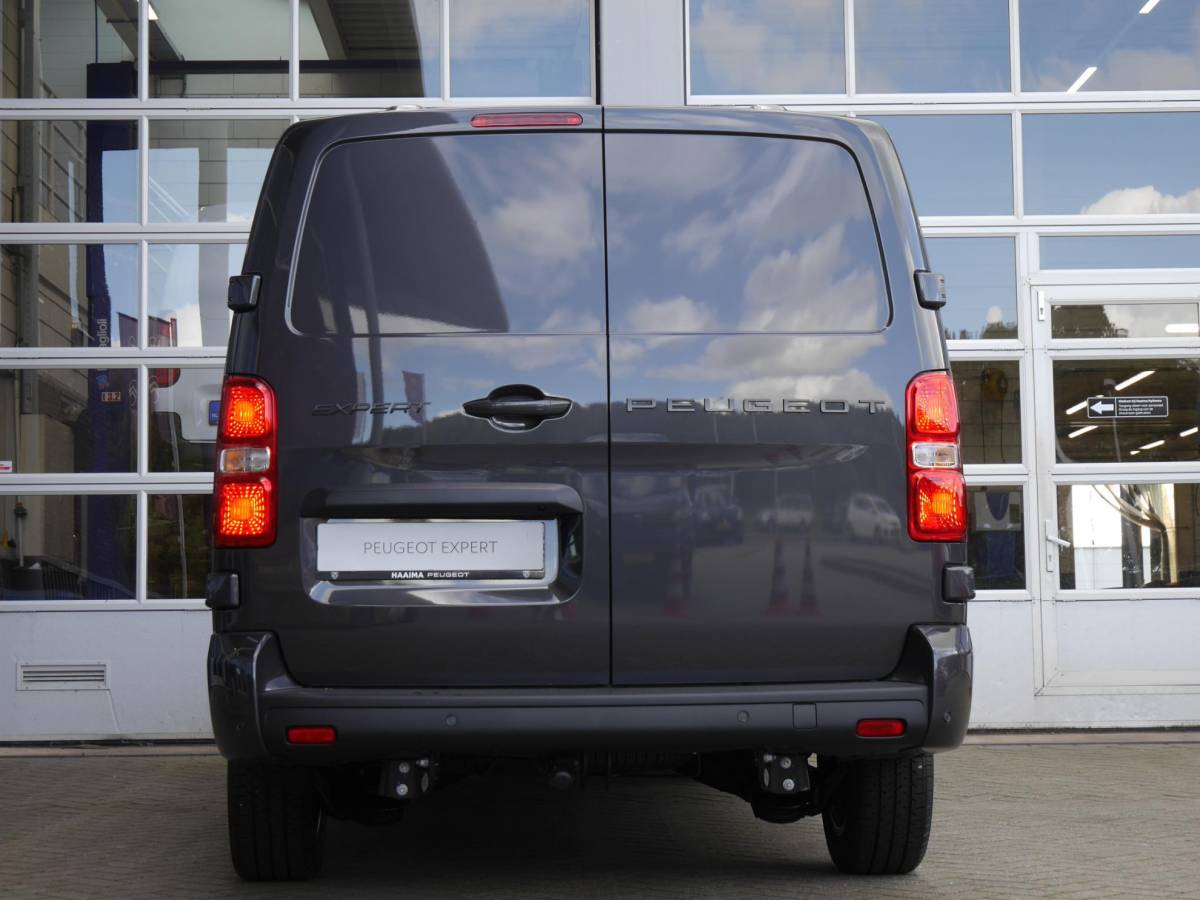 Peugeot Expert Peugeot Expert 2.0 BlueHDi 145 L3 | Nieuwe auto | Full led | Bumpers in kleur | Lichtmetalen velgen | Afneembare trekhaak | Navigatie | Achteruitrijcamera | Adaptive cruisecontrol | Laadruimte pakket | Keyless entry en start | Stoel en stuurverwarming