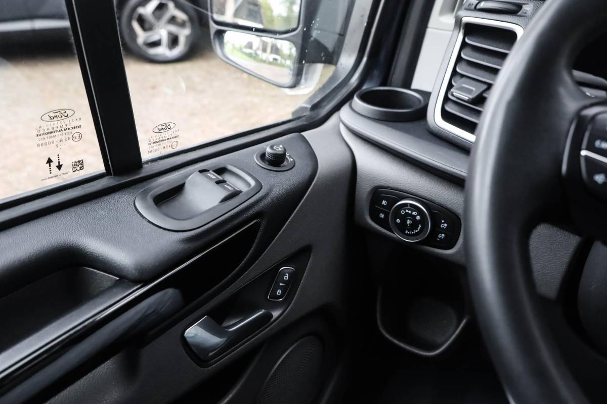 Ford Transit Custom Ford Transit Custom 290 2.0 TDCI L2H1 Sport Electr. Stoel Camera