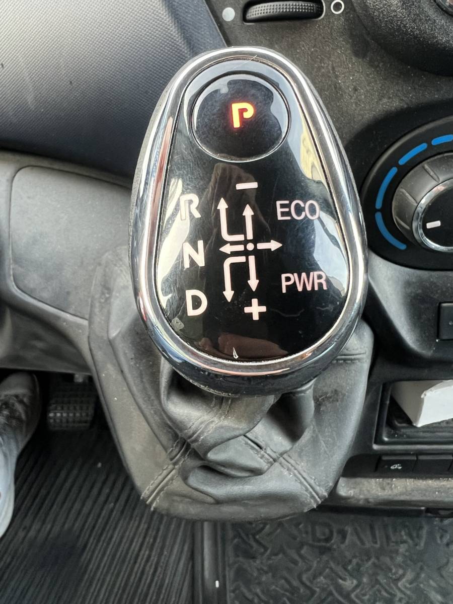 Iveco Daily Iveco Daily 35S16 2.3 | AUTOMAAT | BAKWAGEN / MEUBELBAK | LAADKLEP | TREKHAAK | CAMERA | NAVI | CRUISE CONTROL | AIRCO | DAB | BLUETOOTH