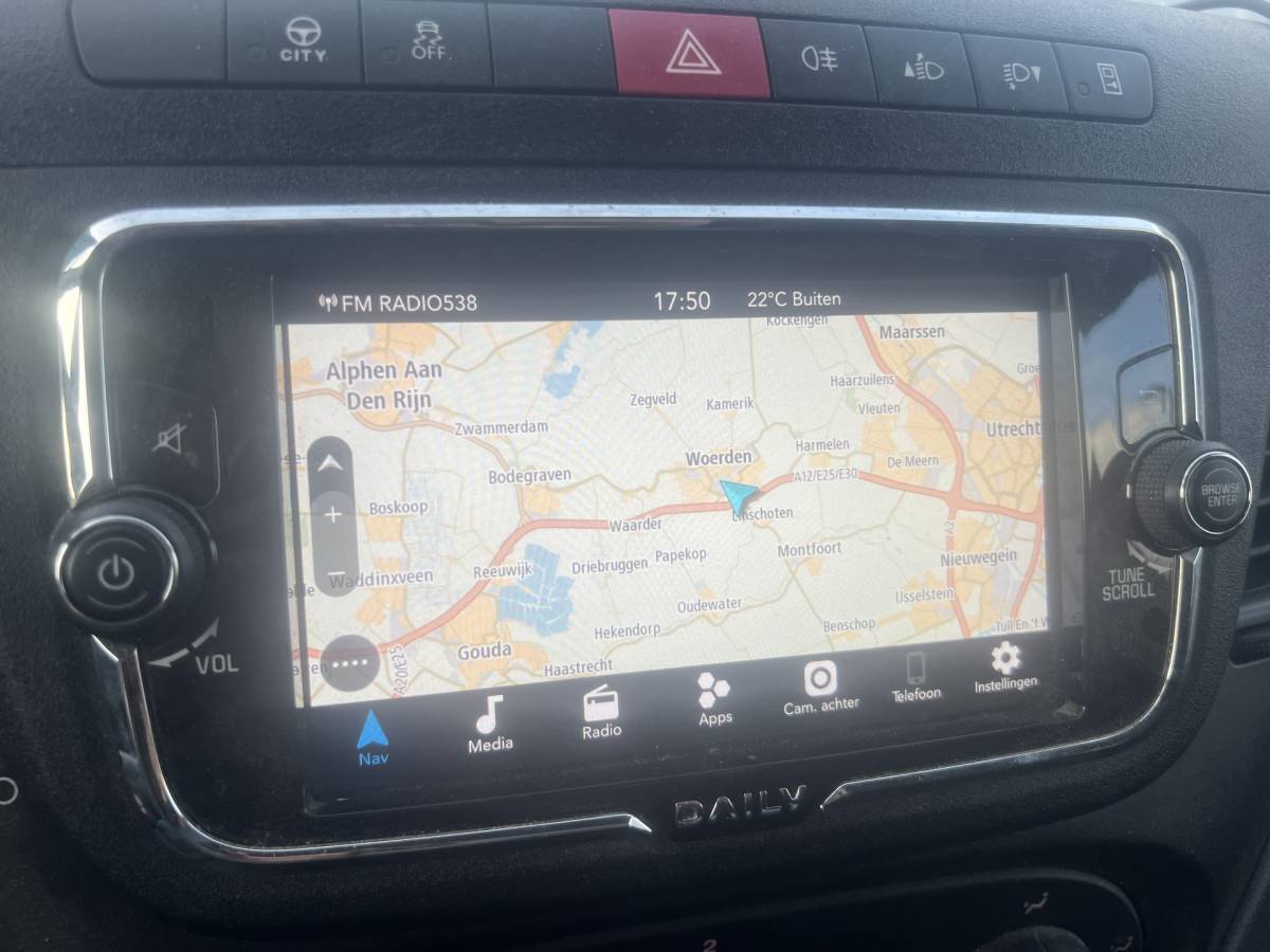 Iveco Daily Iveco Daily 35S16 2.3 | AUTOMAAT | BAKWAGEN / MEUBELBAK | LAADKLEP | TREKHAAK | CAMERA | NAVI | CRUISE CONTROL | AIRCO | DAB | BLUETOOTH
