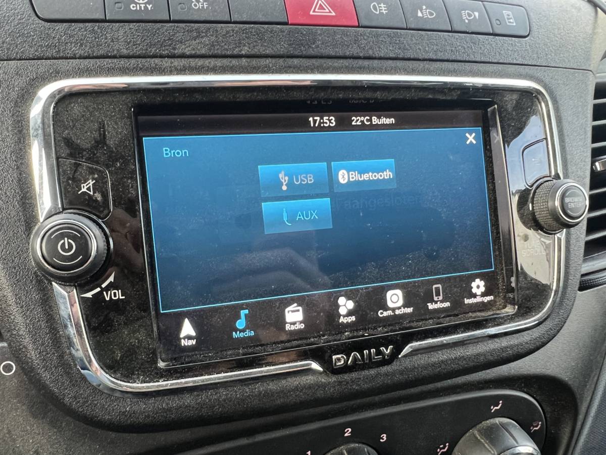 Iveco Daily Iveco Daily 35S16 2.3 | AUTOMAAT | BAKWAGEN / MEUBELBAK | LAADKLEP | TREKHAAK | CAMERA | NAVI | CRUISE CONTROL | AIRCO | DAB | BLUETOOTH