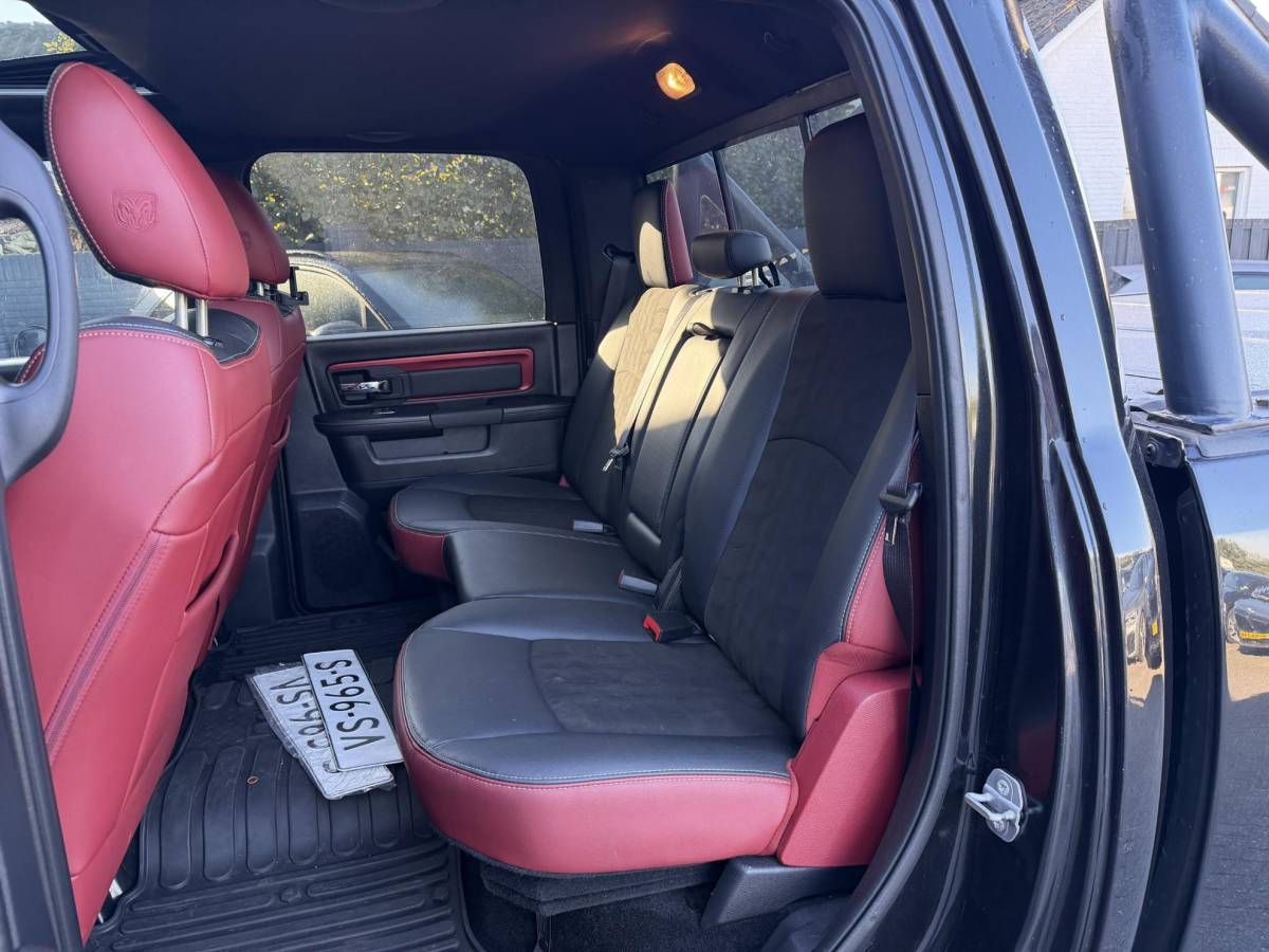 Dodge Ram 1500 Dodge Ram 1500 5.7 V8 Quad Cab 6’4 | Panoramadak | Camera | Alpine Sound | Trekhaak |