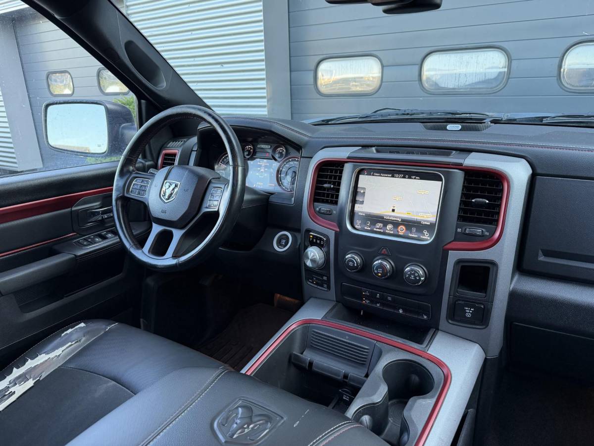 Dodge Ram 1500 Dodge Ram 1500 5.7 V8 Quad Cab 6’4 | Panoramadak | Camera | Alpine Sound | Trekhaak |