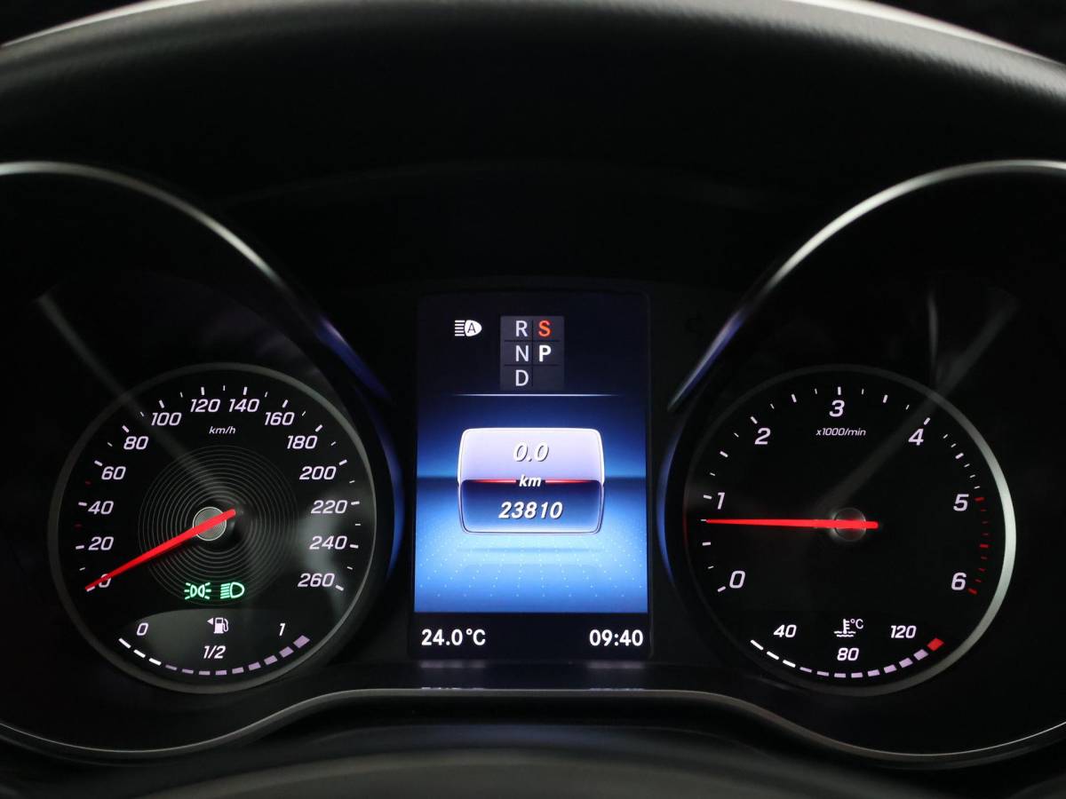 Mercedes-Benz V-Klasse Mercedes-Benz V-klasse 300D 239 PK DUBBEL CABINE AVANTGARDE NIGHT | LEDER | TREKHAAK | 360 CAMERA