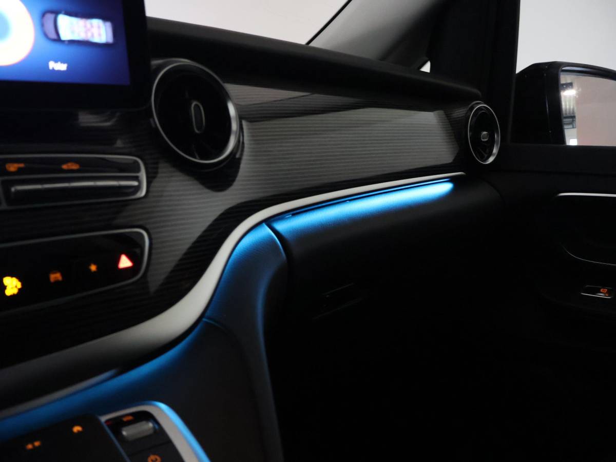 Mercedes-Benz V-Klasse Mercedes-Benz V-klasse 300D 239 PK DUBBEL CABINE AVANTGARDE NIGHT | LEDER | TREKHAAK | 360 CAMERA