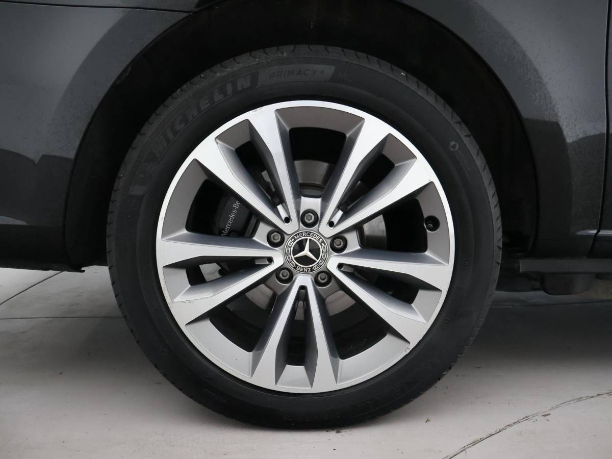 Mercedes-Benz V-Klasse Mercedes-Benz V-klasse 300D 239 PK DUBBEL CABINE AVANTGARDE NIGHT | LEDER | TREKHAAK | 360 CAMERA