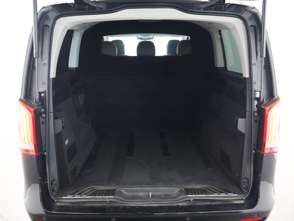Mercedes-Benz V-Klasse Mercedes-Benz V-klasse 300D 239 PK DUBBEL CABINE AVANTGARDE NIGHT | LEDER | TREKHAAK | 360 CAMERA
