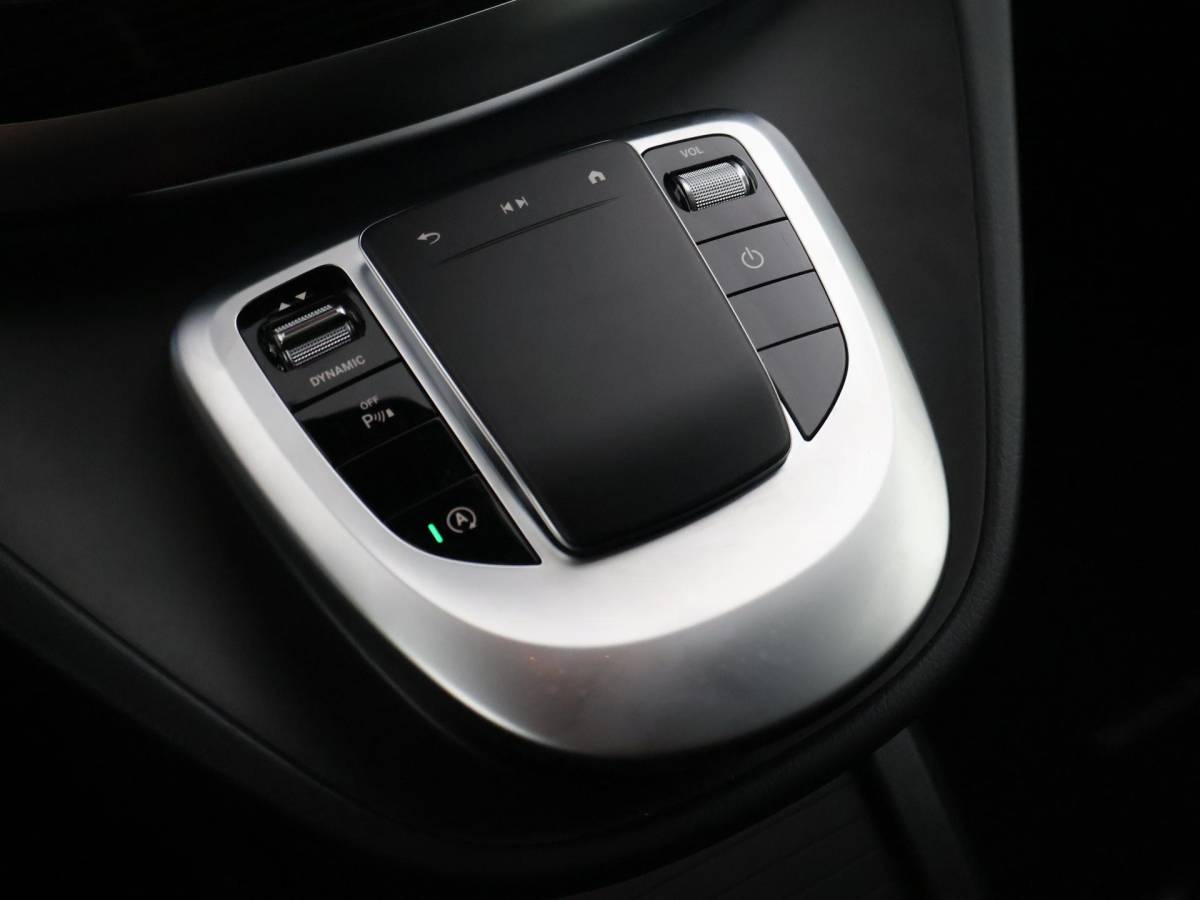 Mercedes-Benz V-Klasse Mercedes-Benz V-klasse 300D 239 PK DUBBEL CABINE AVANTGARDE NIGHT | LEDER | TREKHAAK | 360 CAMERA