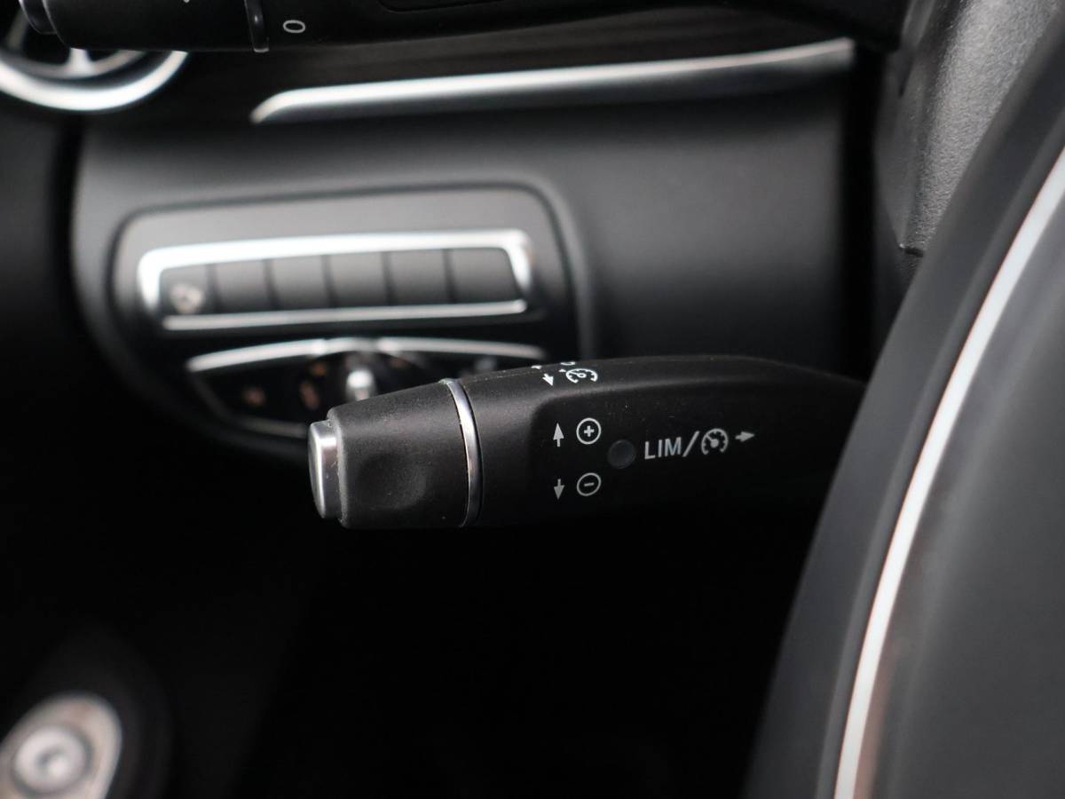 Mercedes-Benz V-Klasse Mercedes-Benz V-klasse 300D 239 PK DUBBEL CABINE AVANTGARDE NIGHT | LEDER | TREKHAAK | 360 CAMERA