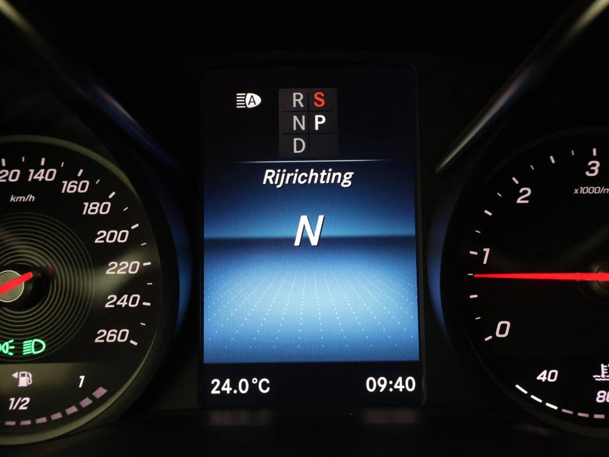 Mercedes-Benz V-Klasse Mercedes-Benz V-klasse 300D 239 PK DUBBEL CABINE AVANTGARDE NIGHT | LEDER | TREKHAAK | 360 CAMERA