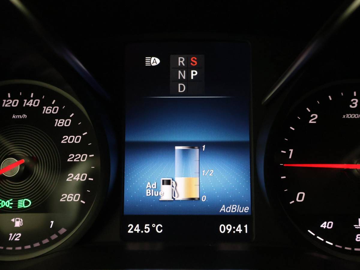 Mercedes-Benz V-Klasse Mercedes-Benz V-klasse 300D 239 PK DUBBEL CABINE AVANTGARDE NIGHT | LEDER | TREKHAAK | 360 CAMERA