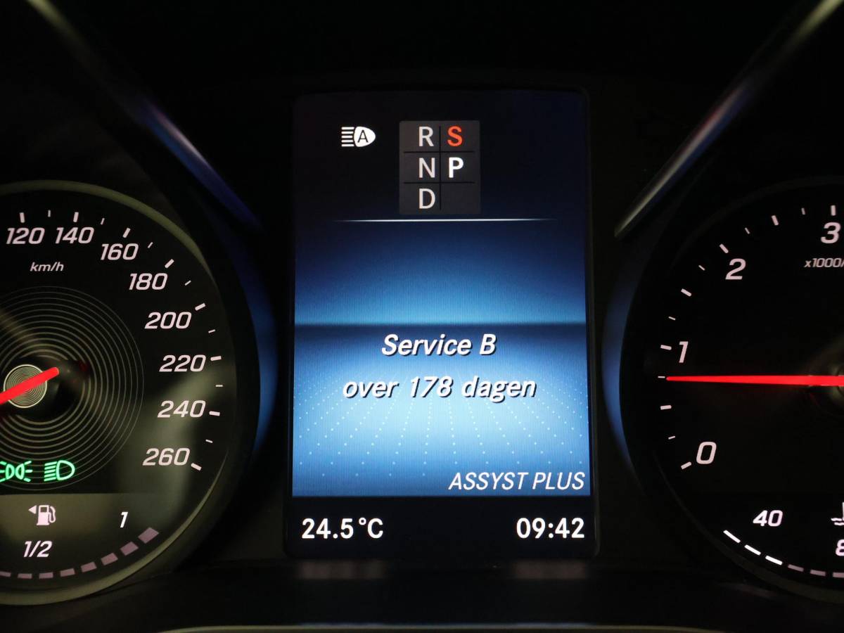 Mercedes-Benz V-Klasse Mercedes-Benz V-klasse 300D 239 PK DUBBEL CABINE AVANTGARDE NIGHT | LEDER | TREKHAAK | 360 CAMERA