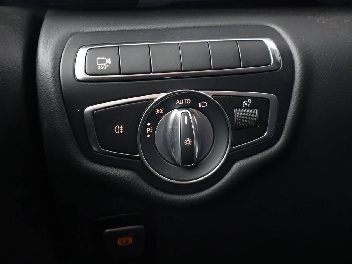 Mercedes-Benz V-Klasse Mercedes-Benz V-klasse 300D 239 PK DUBBEL CABINE AVANTGARDE NIGHT | LEDER | TREKHAAK | 360 CAMERA
