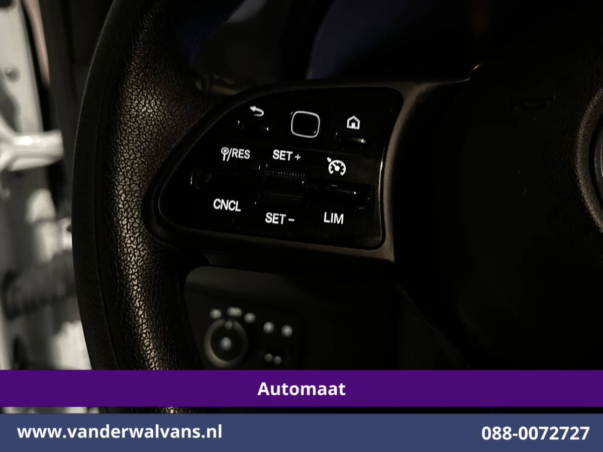 Mercedes-Benz Sprinter Mercedes-Benz Sprinter 317 CDI 170pk 9G-Tronic Automaat 3500kg Trekhaak L3H2 Euro6 Airco | 360 graden Camera | Navigatie | Apple Carplay | Stoelverwarming Android Auto, Cruisecontrol, Chauffeursstoel, Parkeersensoren, Bijrijdersbank