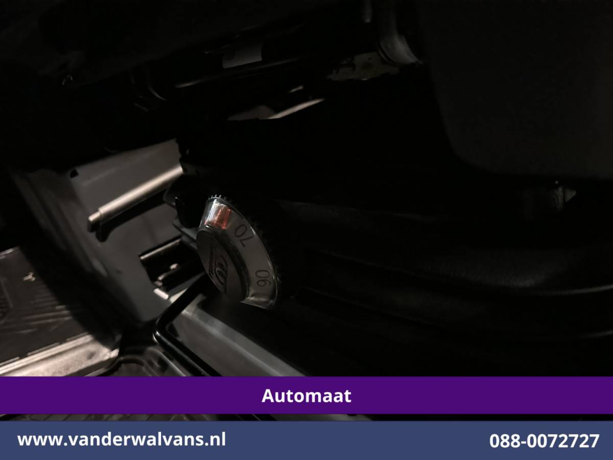 Mercedes-Benz Sprinter Mercedes-Benz Sprinter 317 CDI 170pk 9G-Tronic Automaat 3500kg Trekhaak L3H2 Euro6 Airco | 360 graden Camera | Navigatie | Apple Carplay | Stoelverwarming Android Auto, Cruisecontrol, Chauffeursstoel, Parkeersensoren, Bijrijdersbank