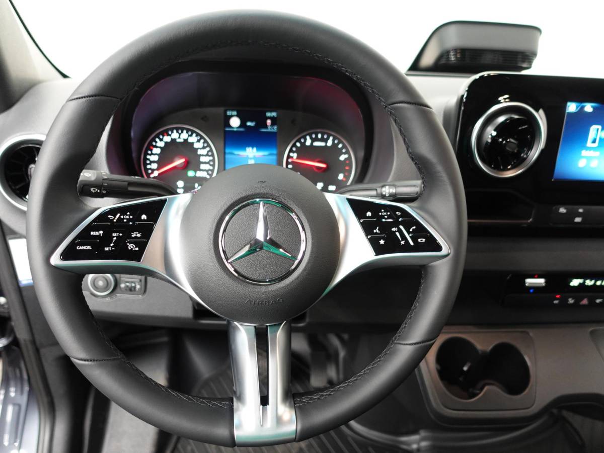 Mercedes-Benz Sprinter Mercedes-Benz Sprinter 315 L3H2 Automaat Trekhaak Airco Adaptive Cruise Control Parkeersensoren Camera Leder