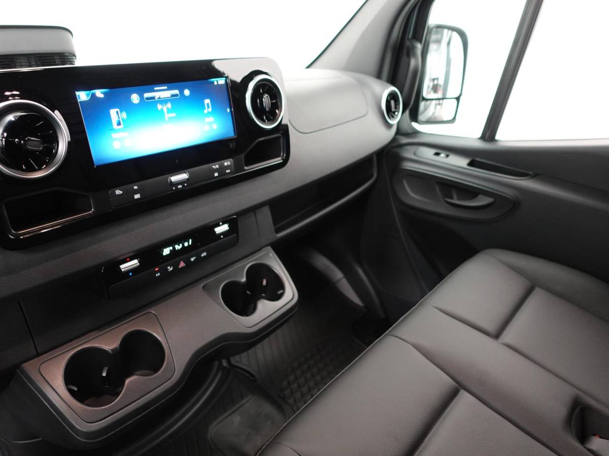 Mercedes-Benz Sprinter Mercedes-Benz Sprinter 315 L3H2 Automaat Trekhaak Airco Adaptive Cruise Control Parkeersensoren Camera Leder