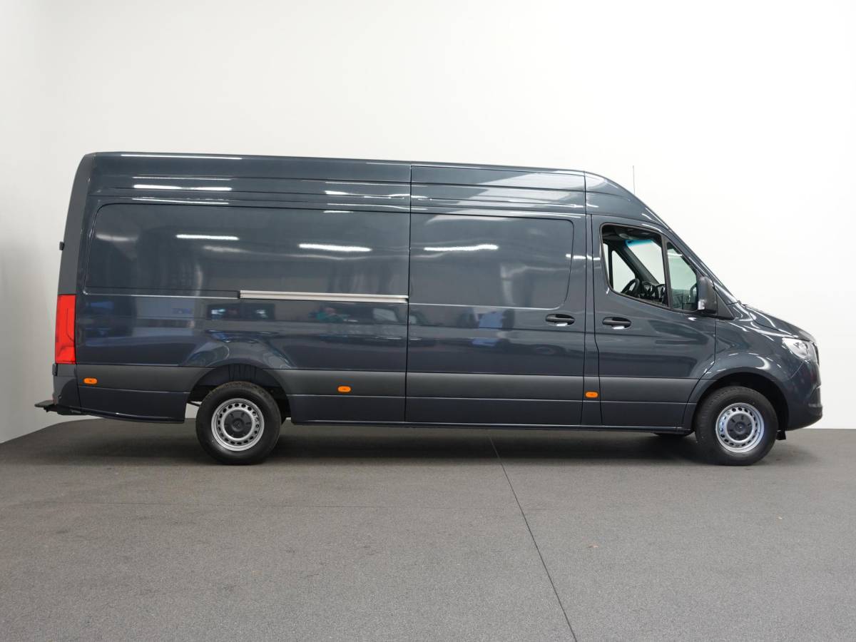 Mercedes-Benz Sprinter Mercedes-Benz Sprinter 315 L3H2 Automaat Trekhaak Airco Adaptive Cruise Control Parkeersensoren Camera Leder