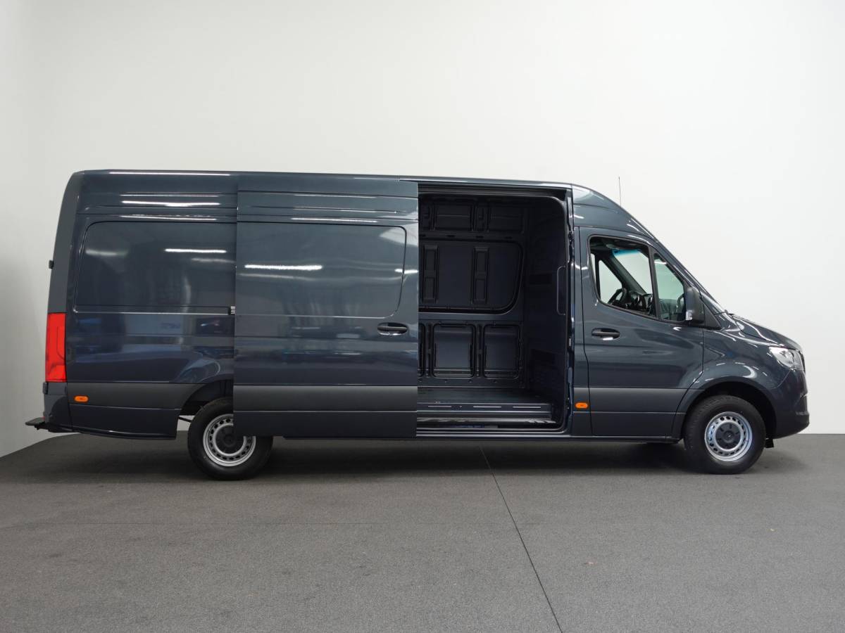 Mercedes-Benz Sprinter Mercedes-Benz Sprinter 315 L3H2 Automaat Trekhaak Airco Adaptive Cruise Control Parkeersensoren Camera Leder