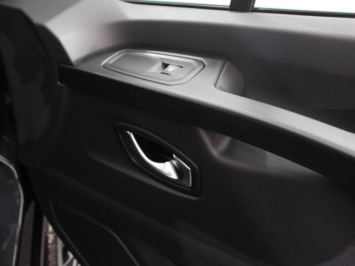 Renault Trafic Renault Trafic 2.0 Blue dCi 150PK Automaat L2H1 Dubbele Cabine Navigatie Airco Lichtmetalen velgen Betimmering Trekhaak Camera Parkeer sensoren Dab