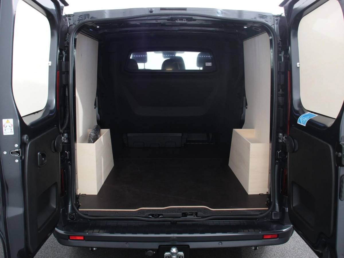 Renault Trafic Renault Trafic 2.0 Blue dCi 150PK Automaat L2H1 Dubbele Cabine Navigatie Airco Lichtmetalen velgen Betimmering Trekhaak Camera Parkeer sensoren Dab