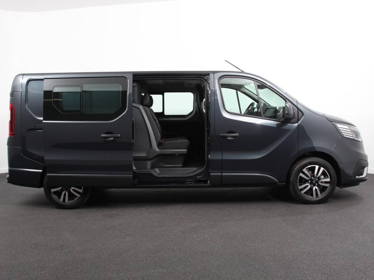 Renault Trafic Renault Trafic 2.0 Blue dCi 150PK Automaat L2H1 Dubbele Cabine Navigatie Airco Lichtmetalen velgen Betimmering Trekhaak Camera Parkeer sensoren Dab
