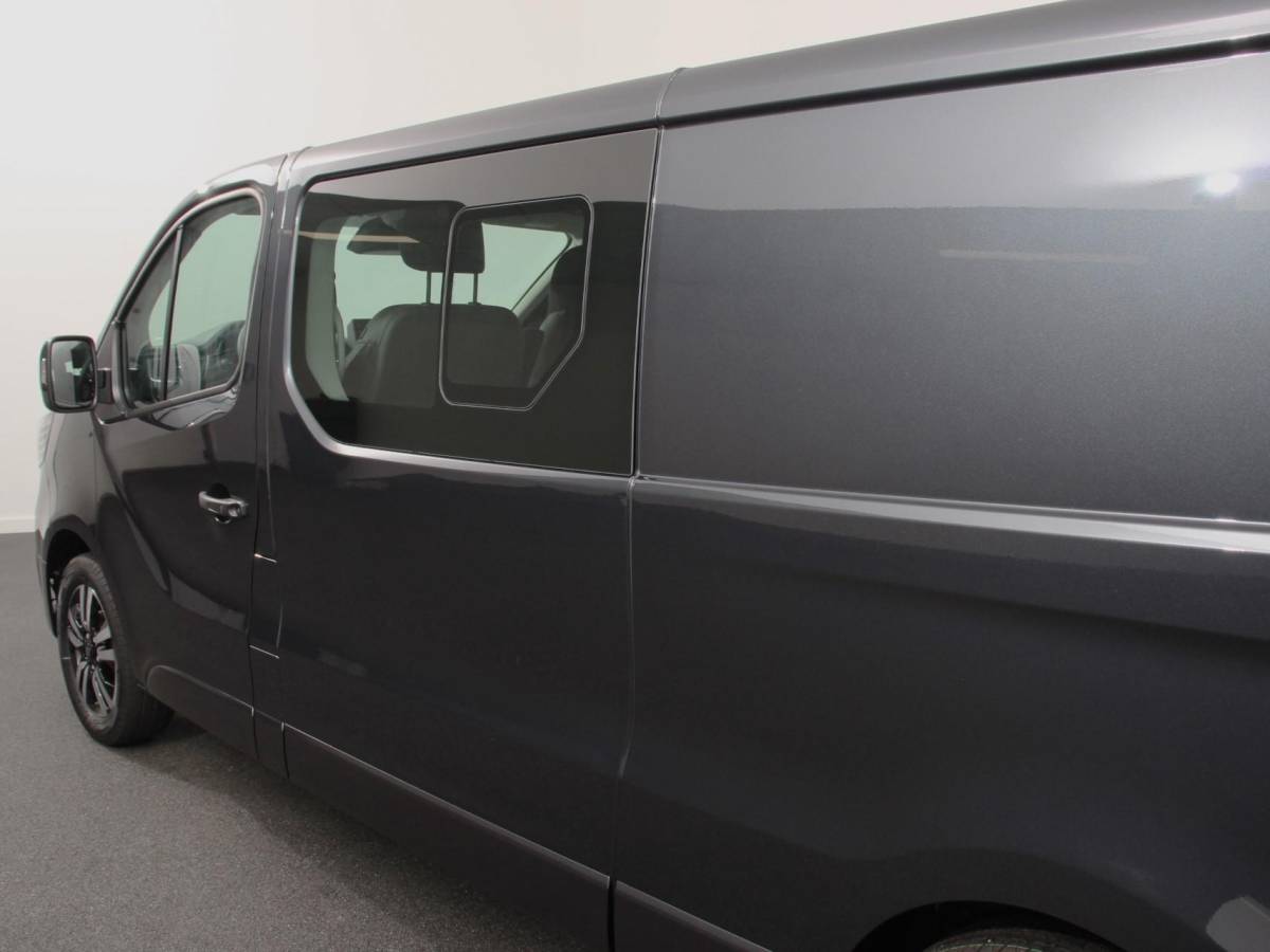 Renault Trafic Renault Trafic 2.0 Blue dCi 150PK Automaat L2H1 Dubbele Cabine Navigatie Airco Lichtmetalen velgen Betimmering Trekhaak Camera Parkeer sensoren Dab