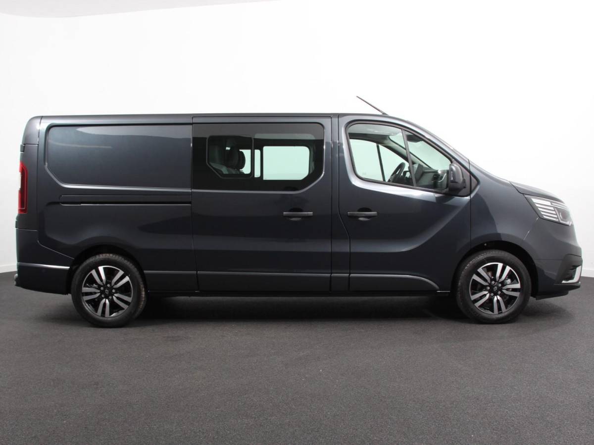 Renault Trafic Renault Trafic 2.0 Blue dCi 150PK Automaat L2H1 Dubbele Cabine Navigatie Airco Lichtmetalen velgen Betimmering Trekhaak Camera Parkeer sensoren Dab