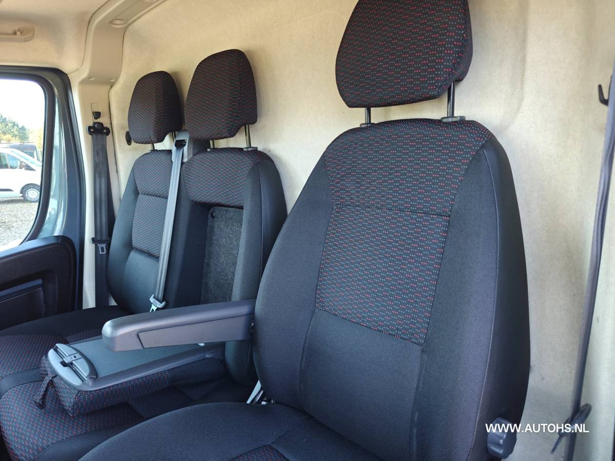 Peugeot Boxer Peugeot Boxer 333 2.2 BlueHDi 165 PK L3H2 Premium, 1e Eig , euro 6, cruise , camera , navi , apk 10- 2027 , NW motor bij 118000 km