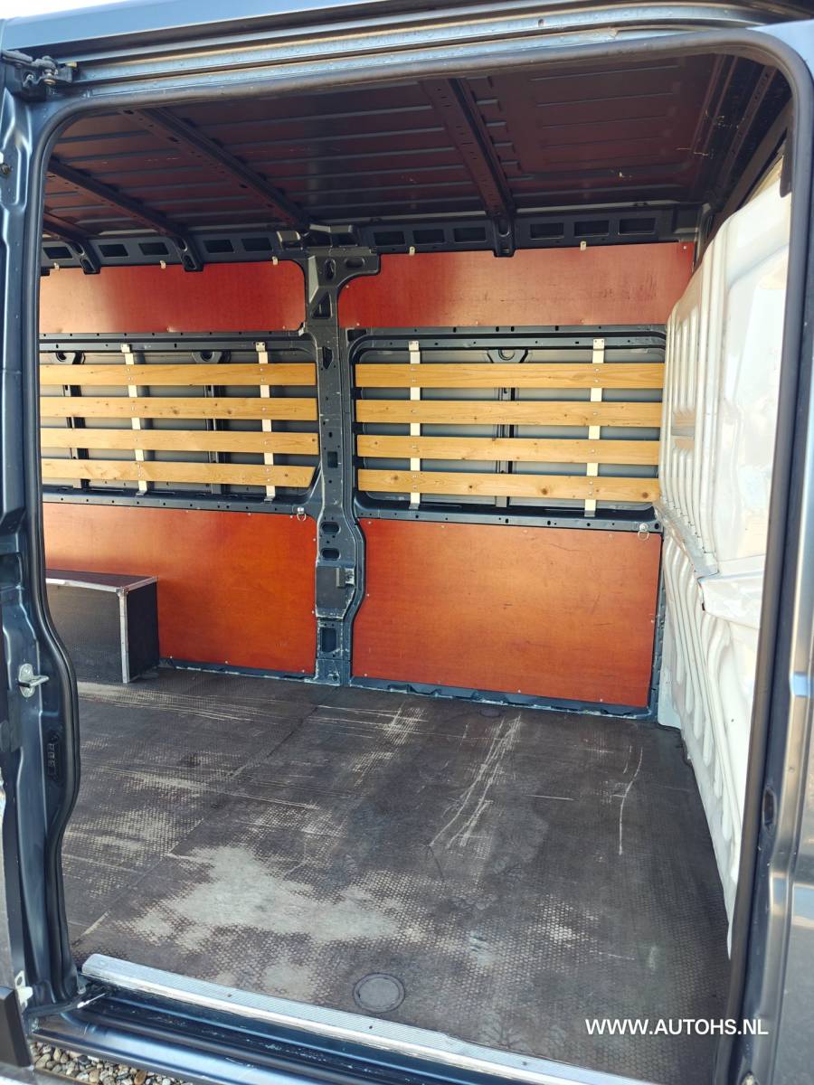Peugeot Boxer Peugeot Boxer 333 2.2 BlueHDi 165 PK L3H2 Premium, 1e Eig , euro 6, cruise , camera , navi , apk 10- 2027 , NW motor bij 118000 km