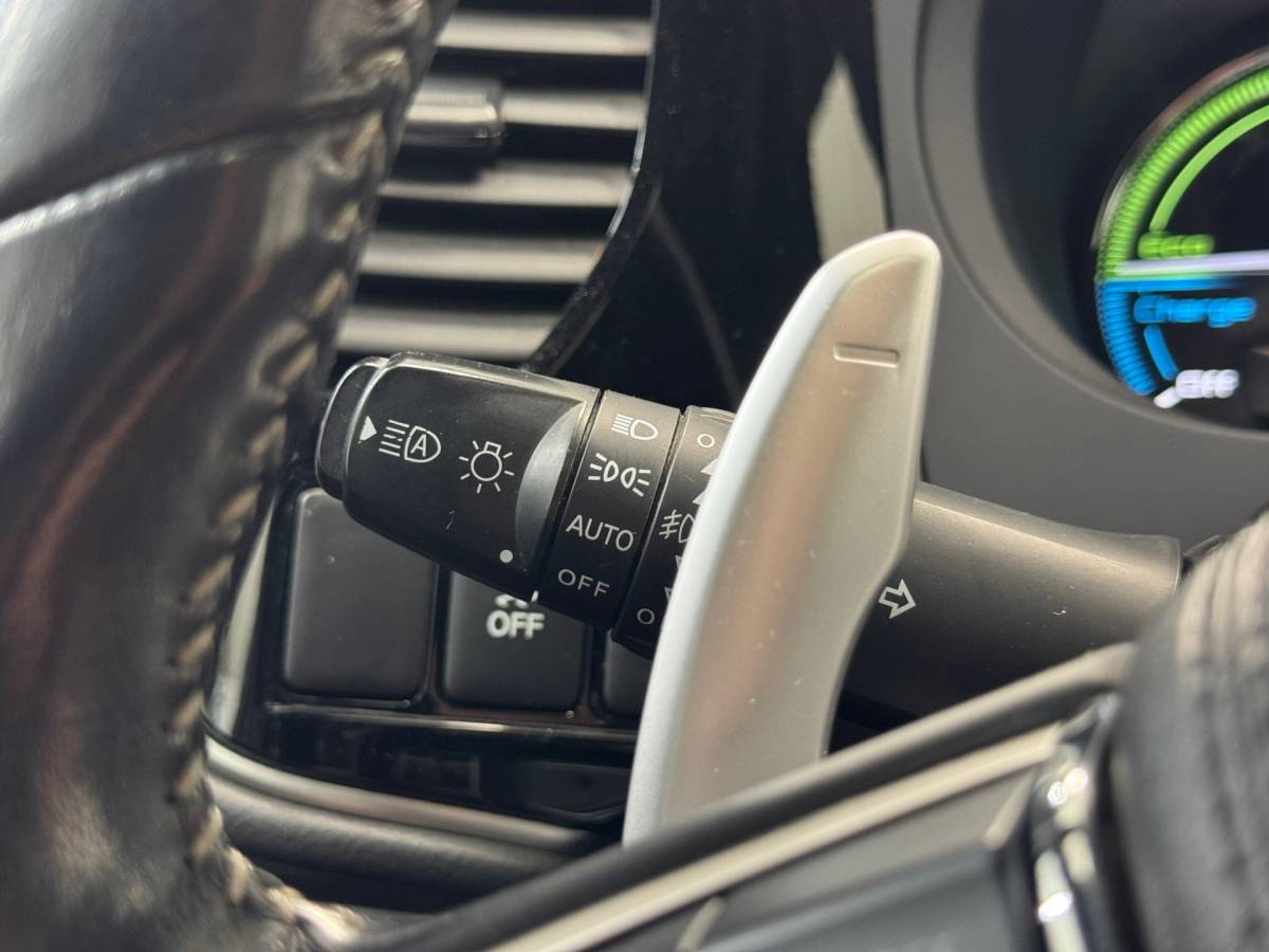 Mitsubishi Outlander Mitsubishi Outlander 2.4 PHEV Instyle |SOH 83%|Trekhaak|Clima|Stoelverwarming|Stuurverwarming|Parkeersensoren|